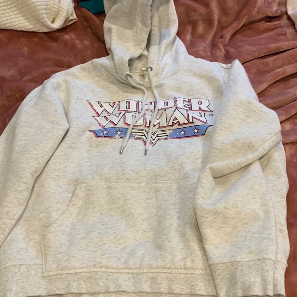 Wonder women light grey hoodie